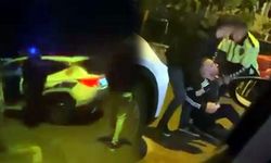 Avcılar’da dur ihtarına uymayan sürücü aracını yolda bırakıp kaçmaya çalıştı