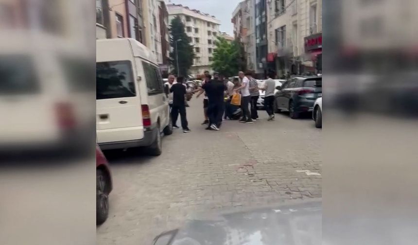 Esenyurt'ta sokak kavgasında ortalık savaş alanına döndü